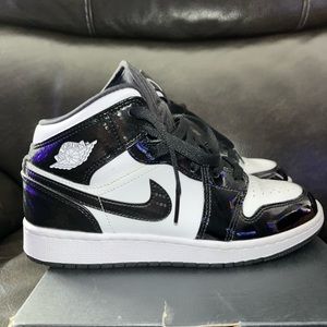 🛑Sold🛑Air Jordan 1 Mid SE GSAll Star Weekend 2021 Pandas Black/White Youth 4.5
